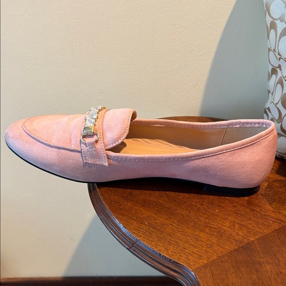 C EST 1946 suede shoes  women’s Sz 9 pink  flats  rhinestone trim  man-made sole - Picture 4 of 11